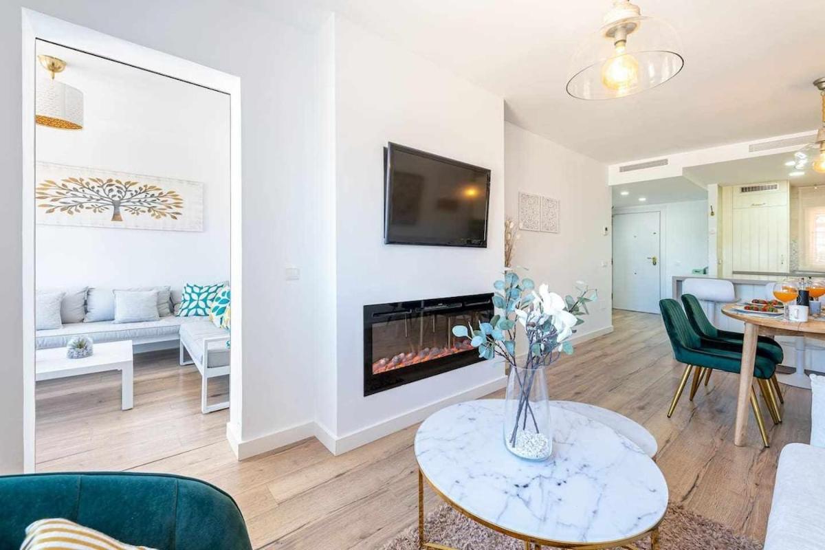 797 Holiday Rentals - Lujoso Apartamento En Arroyo Con Piscina Benalmádena Esterno foto